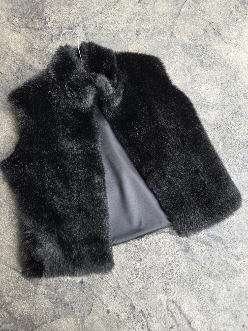 Cejon Black Faux Fur Vest Tagged MEDIUM